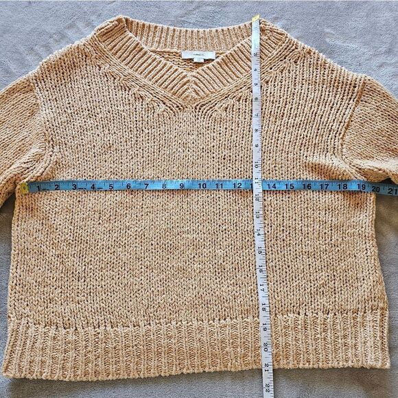 Vince V Neck Sweater Medium - Picture 8 of 8